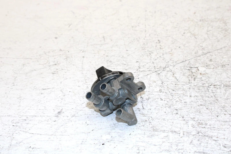 2000 Kawasaki Prairie 300 Oem Fuel Tap 51023-1404 AK31.1