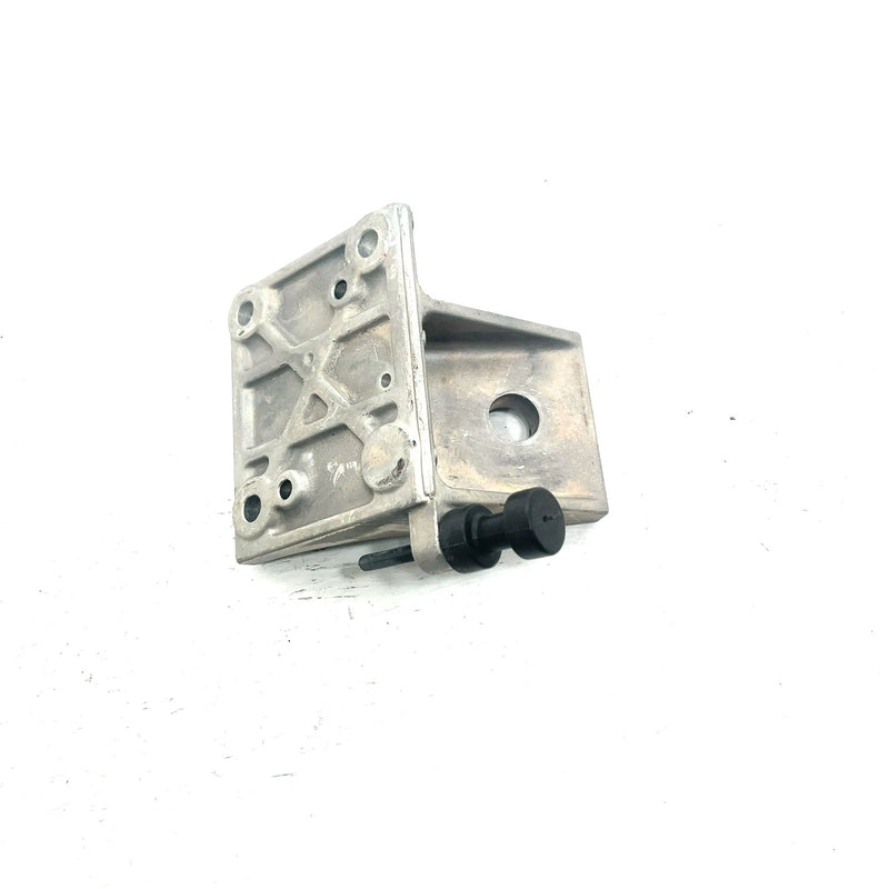 01 Yamaha WaveRunner XLT1200 OEM Rear Right Engine Bracket 68N-21426-00-94 JY29