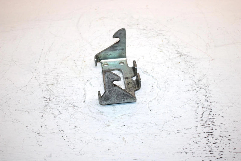 1985 Honda Atc 110a All Terrain Oem Rear Fender Catch 80101-943-000 AH58
