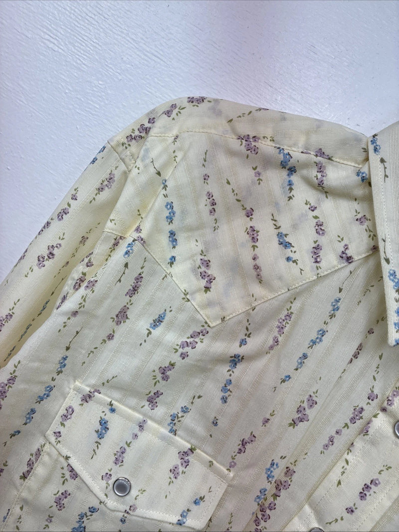 New Women’s White horse Yellow Floral Long Sleeve Pearl Snap Large GG-86