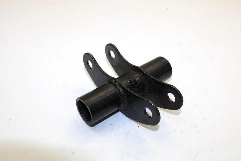 2007 Yamaha Phazer Gt Oem Pivot Arm Bracket 8ES-47349-01-00 Q2628