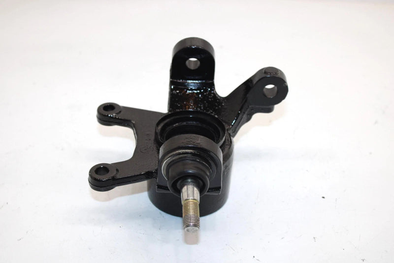03 Bombardier Quest 650 Oem Right Steering Knuckle 709400095 AB1.1
