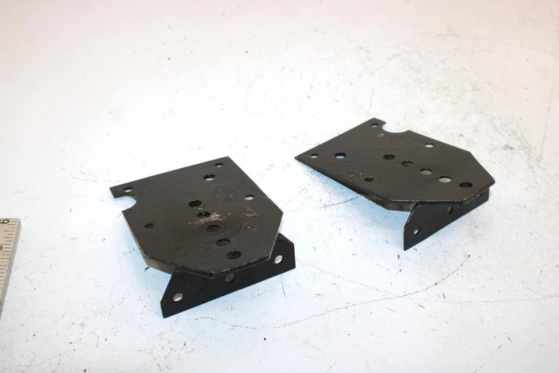 93 Polaris Trail Oem Rear Suspension Bracket Set 1011906-067 1011905-067 SP147