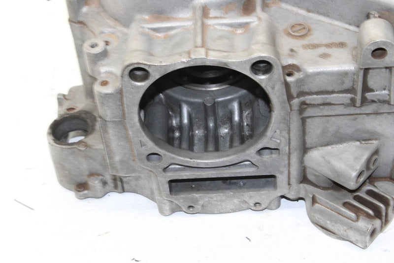 2002 Polaris Magnum 325 Oem Crankcase 3087124 AP185