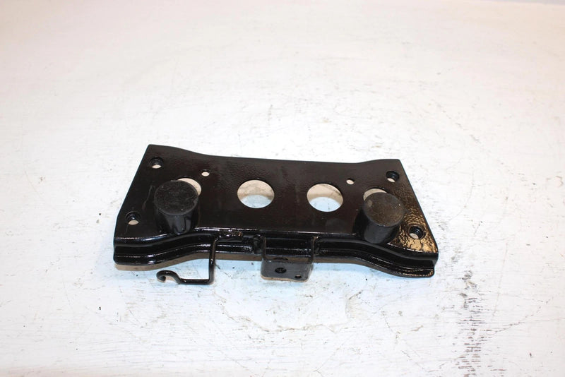 2009 Suzuki Lt-a400f Oem Motor Engine Mount Bracket 41990-27H00 AS26