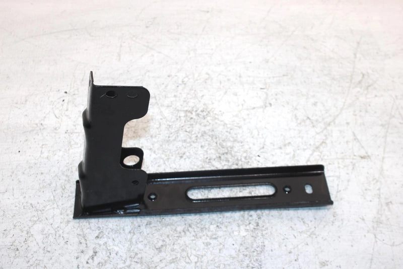 2004 Polaris Magnum 330 Oem Right Front Rack Mount 1014101-067 AP159