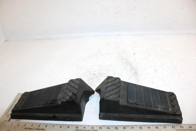 02 Ski-doo Grand Touring 500 Oem Passenger Footrest Set 572088700 SS24