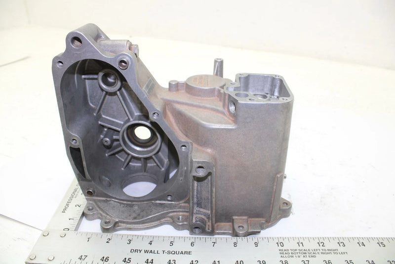 03 Polaris Magnum 330 4x4 OEM Transmission Case 3233867 AP101
