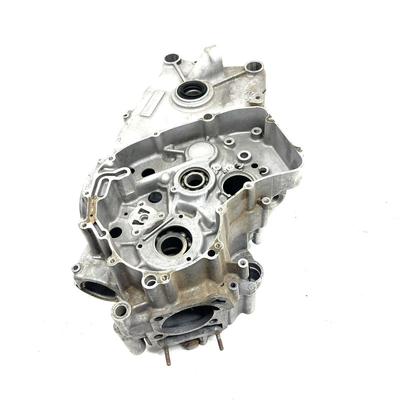 87-93 Suzuki Quadrunner 4WD LT4WD OEM Crankcase 11301-19862 AS40