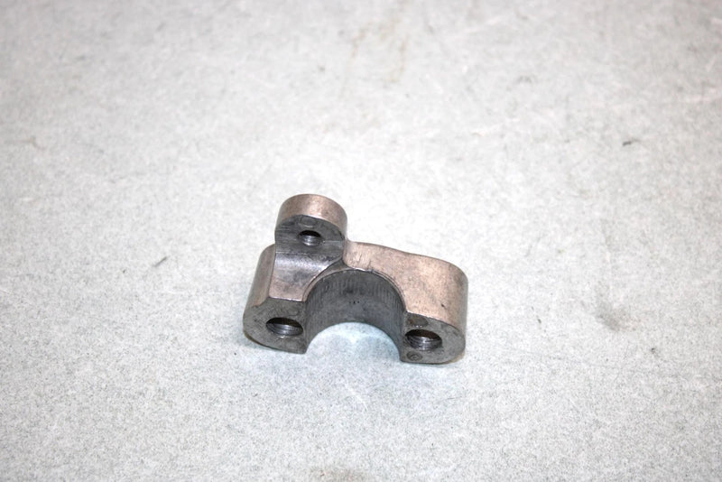 06 Honda Trx 350 Fe A  Oem Right Handlebar Mount 53130-HB3-770 AH24