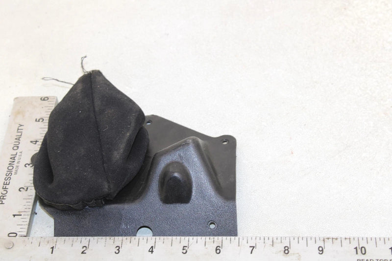 05 Polaris Fusion 900 Oem Right Tie Rod Boot And Cover 5435135 2683640 Q1160