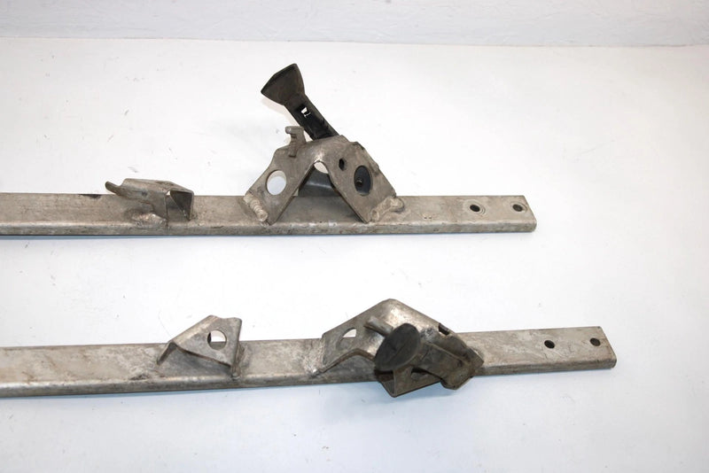 03 Ski-doo Mxz 600 Sport Oem RH/LH Member (Pair) 518323354 518323352 SS6