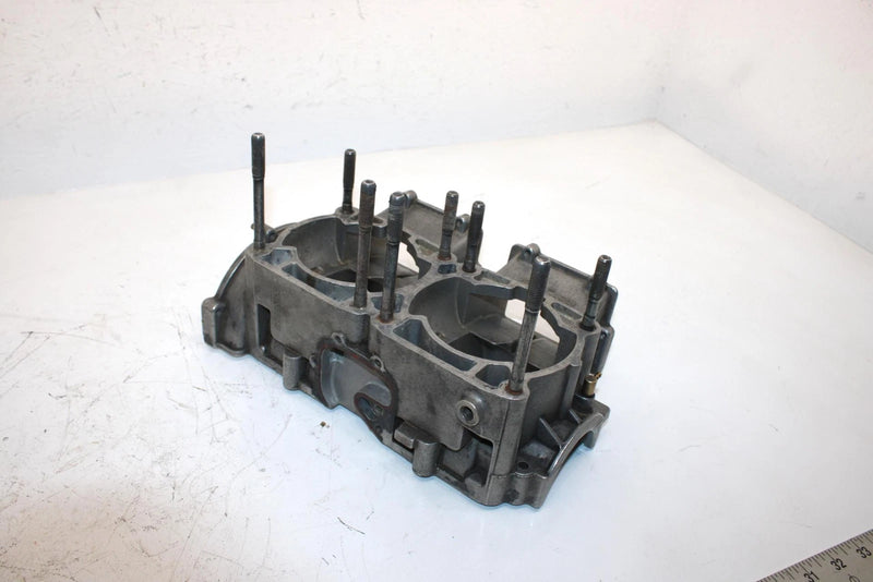 00 Polaris Xc Sp 600 Oem Crankcase TWN W/Studs 2201556 2201697 SP140