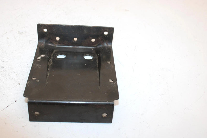 98 Polaris Indy 500 Oem Center Pan Support 5242172-067 SP4