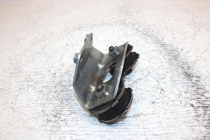 1995 Yamaha Vmax 600 Oem Rear Upper Motor Mount W/Bushings  82M-21425-00-00 SY11