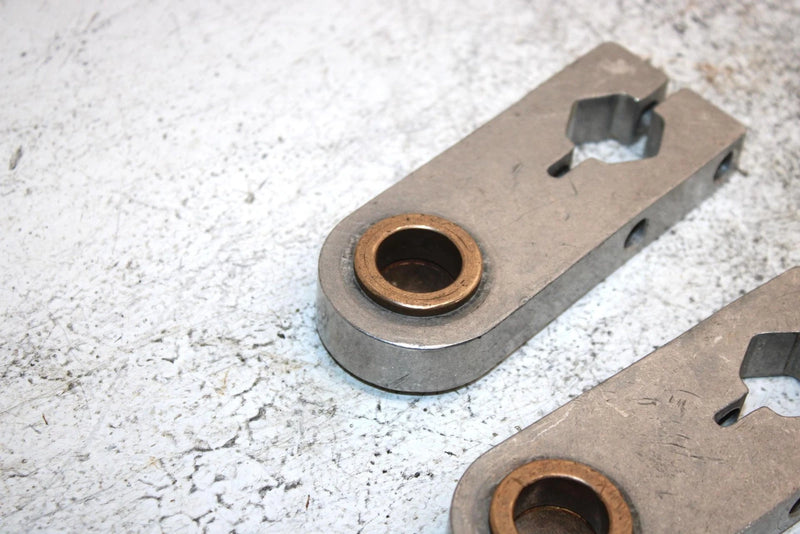 06 Arctic Cat M6 Efi 141 Oem Pivot Block Pair W/Bushing 0704-981 SAS14
