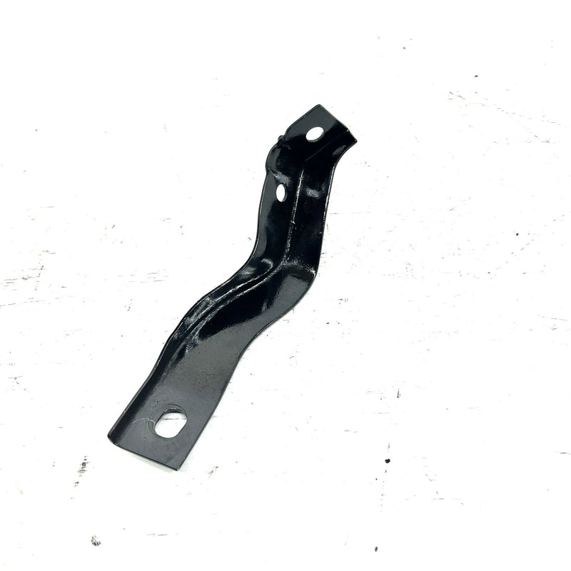 84 Suzuki Quadrunner 185 LT185 OEM Front Right Fender Bracket 53213-18901 AS39