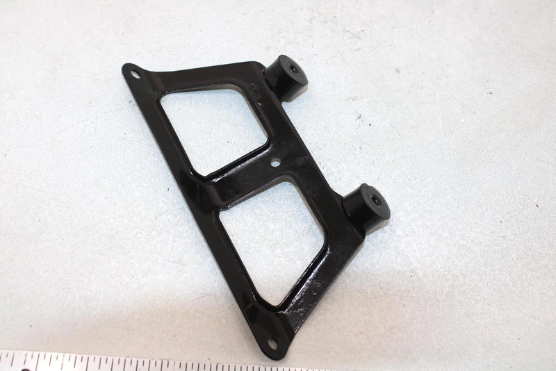 2003 Polaris Magnum 330 Oem Top Oil Cooler Bracket With Dampner 5245416-067AP120