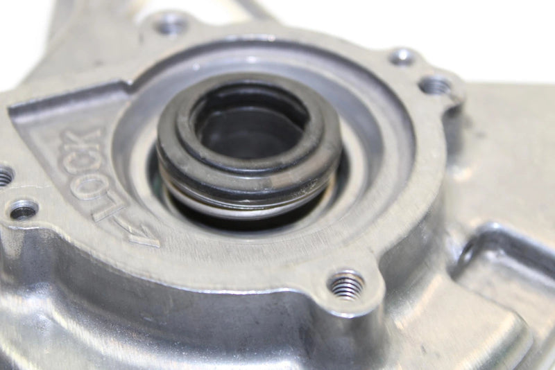 94 Yamaha Vmax 600 Oem Engine Water Coolant Pump Housing 8AB-W1247-02-00 Q2540