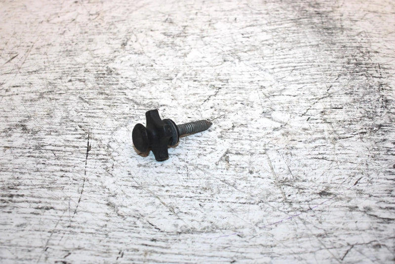 1999 Polaris 500 Indy Oem Hood Latch Retainer 5431502 SP50