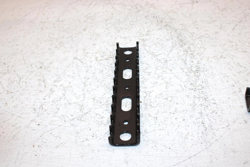 2000 Polaris Xplorer Oem Footrest Cleat Pair 5242525-067 AP177