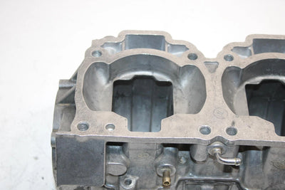 06 Ski-doo Gsx 600 Ho Sdi Oem Crankcase 420889613 SS14
