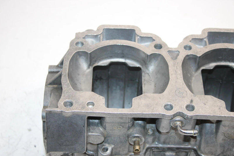 06 Ski-doo Gsx 600 Ho Sdi Oem Crankcase 420889613 SS14