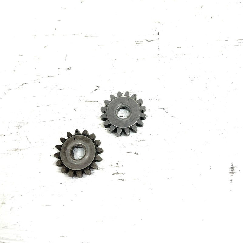 84 Suzuki LT185 OEM 16T Gear Position Indicator Gear Pair 25362-18900 AS39