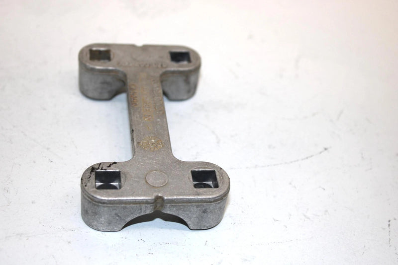 03 Bombardier Quest 650 Oem Handlebar Clamp Half 709400028 AB1.1