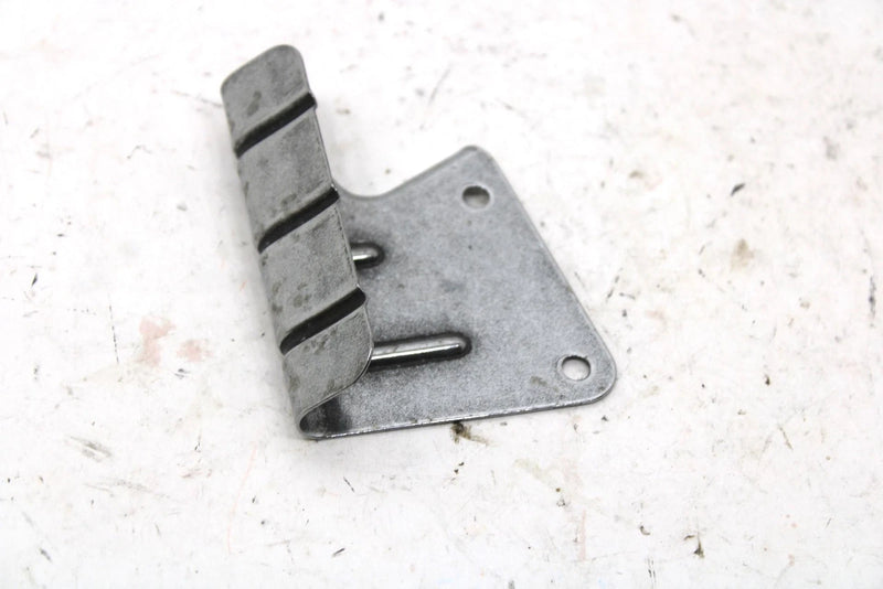 1987 Yamaha Srv Oem Upper Steering Gate Bracket 8K4-23886-00-00 SY131