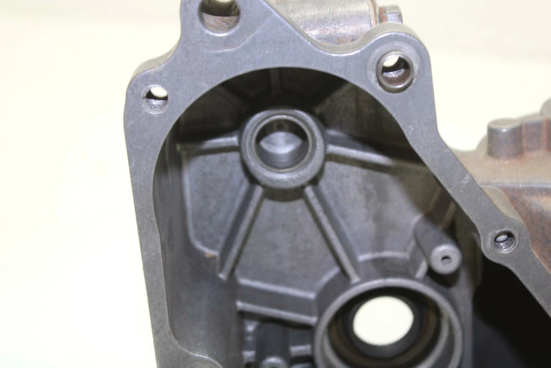 03 Polaris Magnum 330 4x4 OEM Transmission Case 3233867 AP101