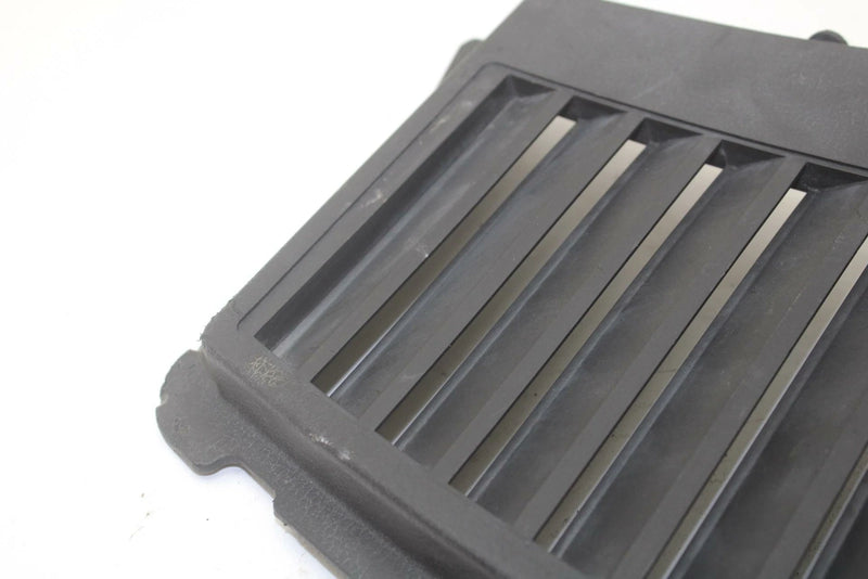 89 Yamaha Exciter EX570N OEM Left Louver 8X9-77131-00-00 SY54