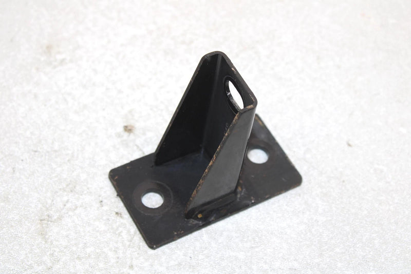 00 Polaris Trail Blazer  Oem Front Engine Mounting Bracket 1040687-067 Q3974
