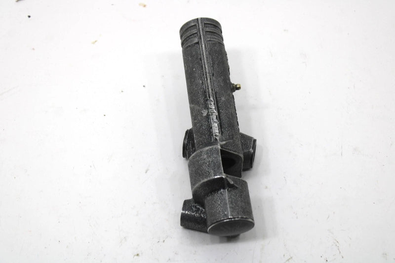 2007 Yamaha Attak Gt Oem Left Right Steering Knuckle 8ES-23502-10-00 SY135