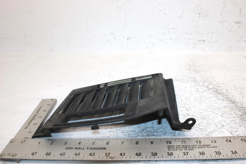 1997 Yamaha Venture Tr Oem Right Louver 8X9-77132-00-00 SY15