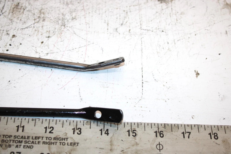2004 Honda Fourtrax Recon Es Oem Front Fender Stay Set 61105-HM8-000 AH8