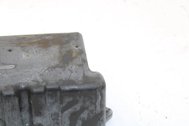 1988 Yamaha Srv Oem Lower Air Box Half 8K4-14441-01-00 SY62