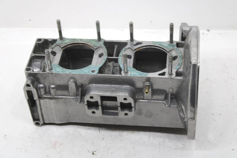 1987 Yamaha Srv Oem Crankcase Assembly 8H8-15109-08-00 SY131