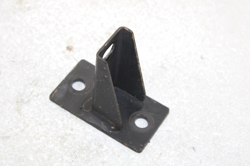 00 Polaris Trail Blazer  Oem Front Engine Mounting Bracket 1040687-067 Q3974