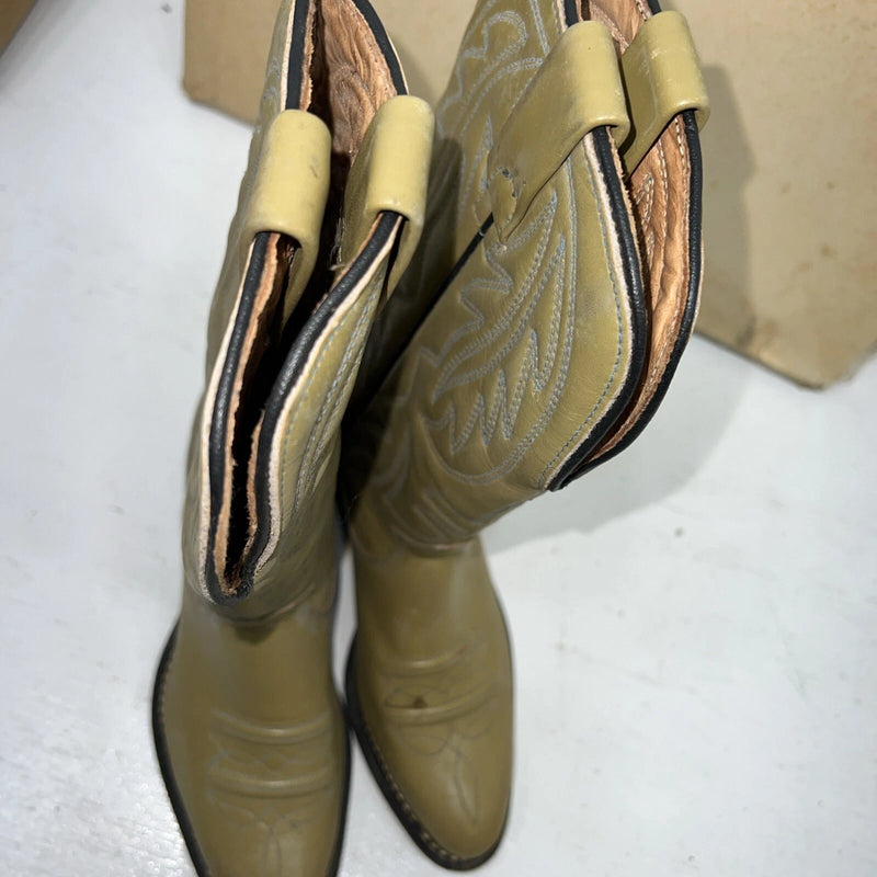 New Women’s Olive Green Texas Brand Cowboy Boots. L85 6 M. 20-87