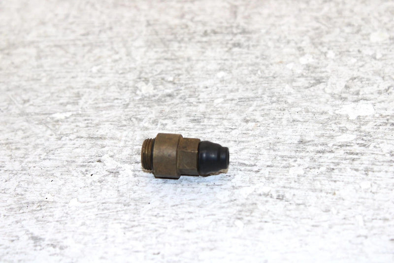 1995 Yamaha Vmax 500 Oem Holder Pair 8AY-14261-00-00 SY34