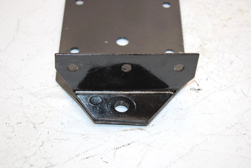 89 Polaris 500 Oem Left Suspension Bracket 1011666 1011746-067 Q5581