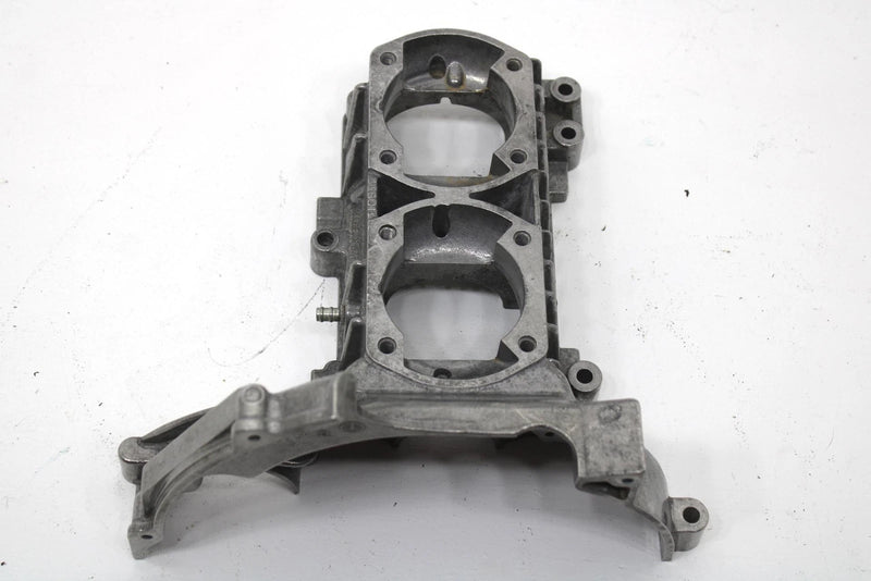 1989 Yamaha Ovation Deluxe Oem Upper Crank Case Half  8J9-15100-01-00 SY69