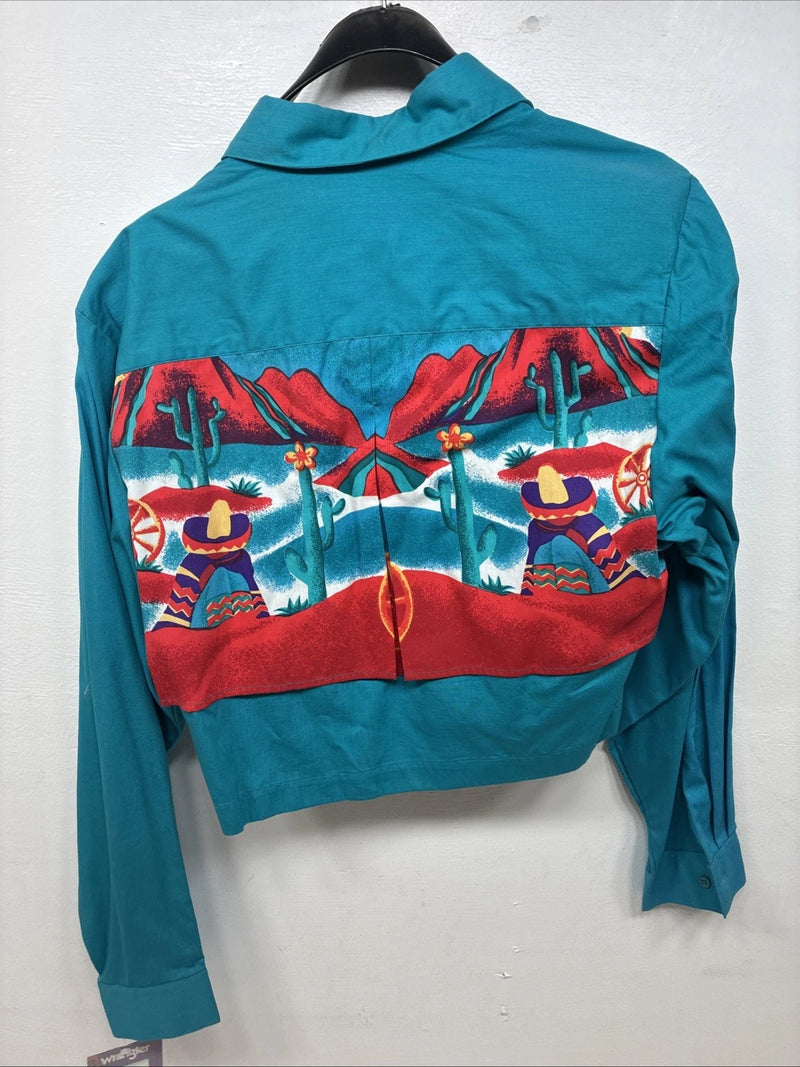 New Women’s Wrangler Blue Designed Long Sleeve Button Up Medium YY-90