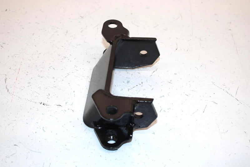 86 Suzuki Lt185 Model F Oem Right Suspension Bracket 51210-24401 AS1