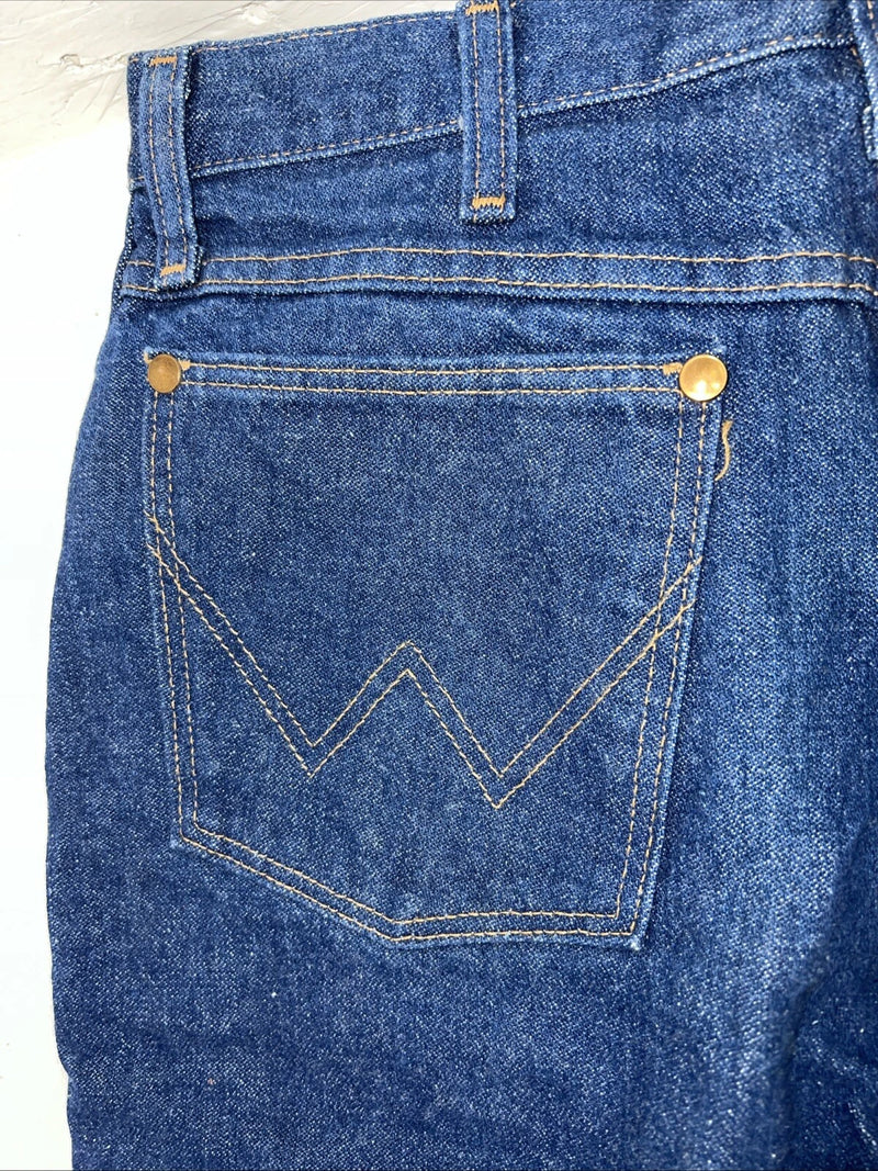 New Men’s Cowboy Cut Classic Fit Wrangler Denim Jeans. 13/14x34 G-13