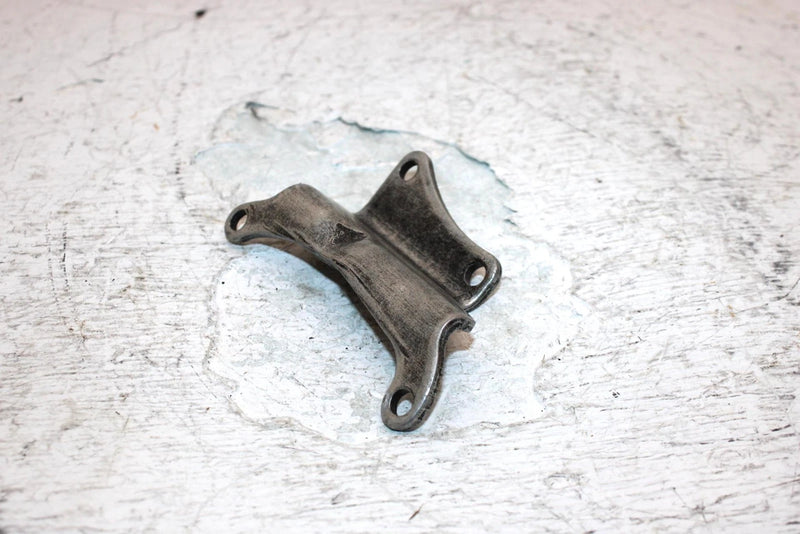 1990 Yamaha  Moto 4 Oem Starter Motor Bracket 24W-81823-00-00 AY5