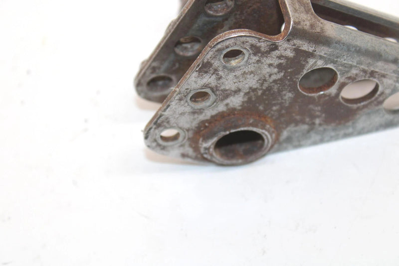 Yamaha Enticer 340 Deluxe Oem Right Side Skid Rail Bracket 8E3-47464-00-00 SY129