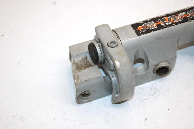 07 Arctic Cat M1100 Efi 153 Oem Right Steering Knuckle 1703-630 SA308