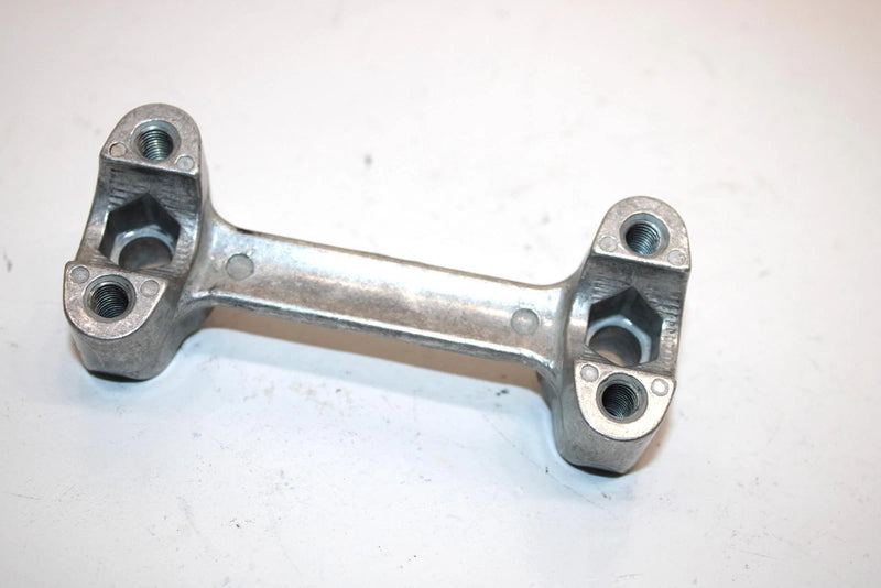 18 Suzuki King Quad 500 Oem Lower Handlebar Mount 56211-31G10 AS9